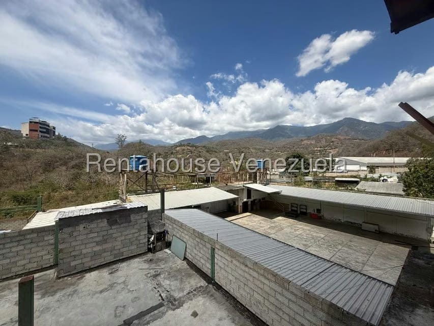 Comercial (Galpon - Deposito) en Venta en Mampote, Miranda - 45
