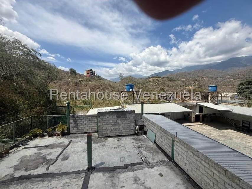Comercial (Galpon - Deposito) en Venta en Mampote, Miranda - 46