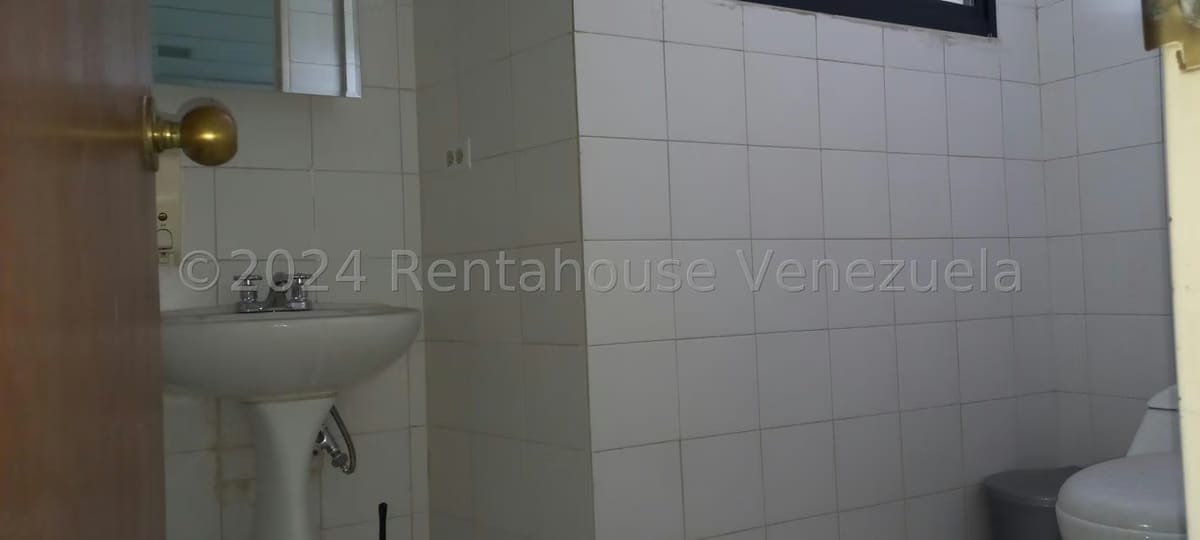 Comercial (Oficina) en Alquiler en Los Samanes, Distrito Metropolitano - 19