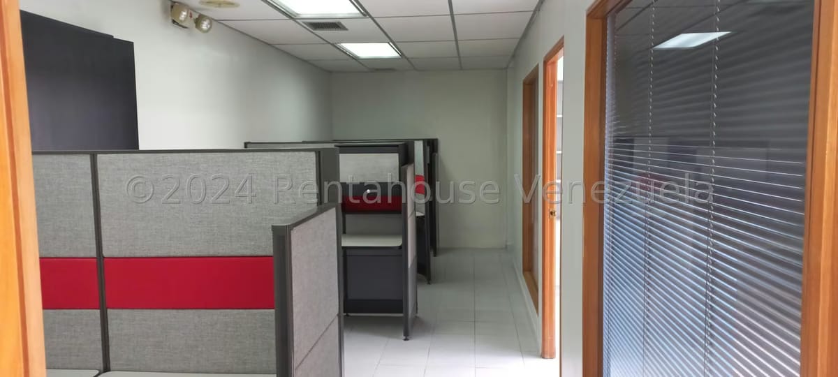 Comercial (Oficina) en Alquiler en Los Samanes, Distrito Metropolitano - 4