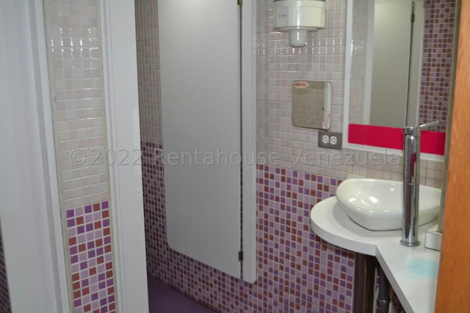 Comercial (Local Comercial) en Venta en Prados del Este, Distrito Metropolitano - 25