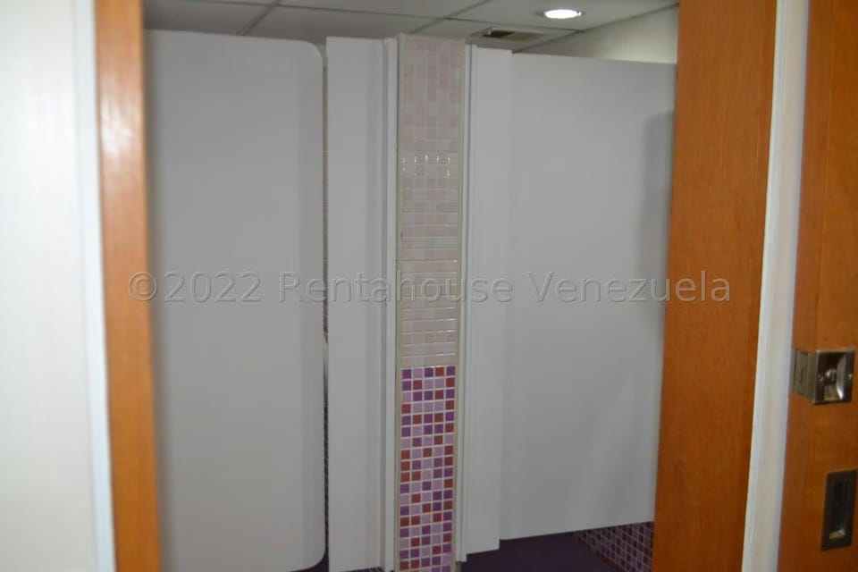 Comercial (Local Comercial) en Venta en Prados del Este, Distrito Metropolitano - 26