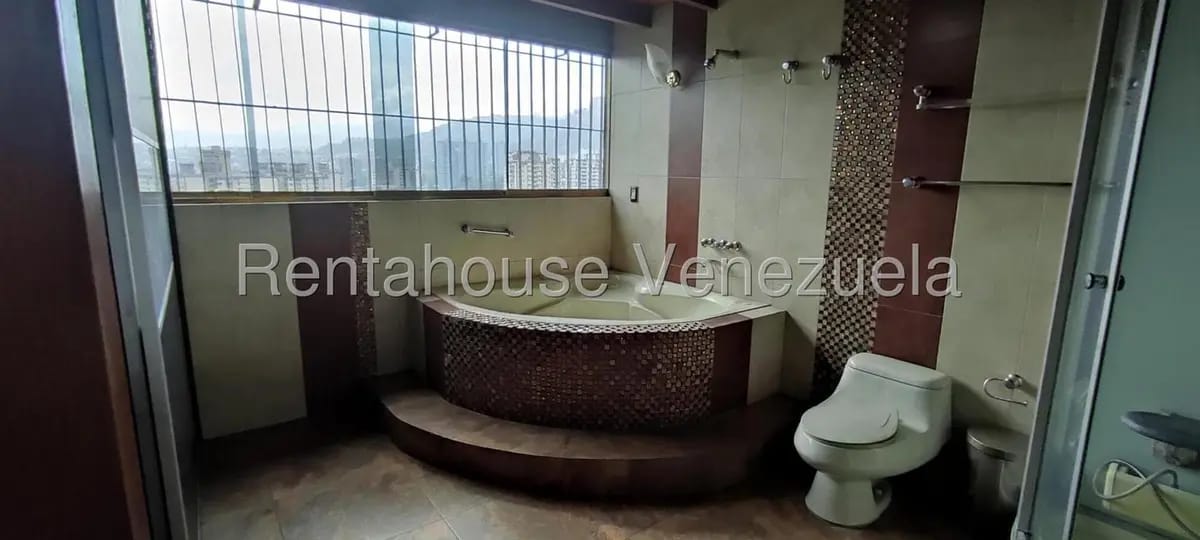 Apartamento (Penthouse) en Venta en El Paraiso, Distrito Metropolitano - 35