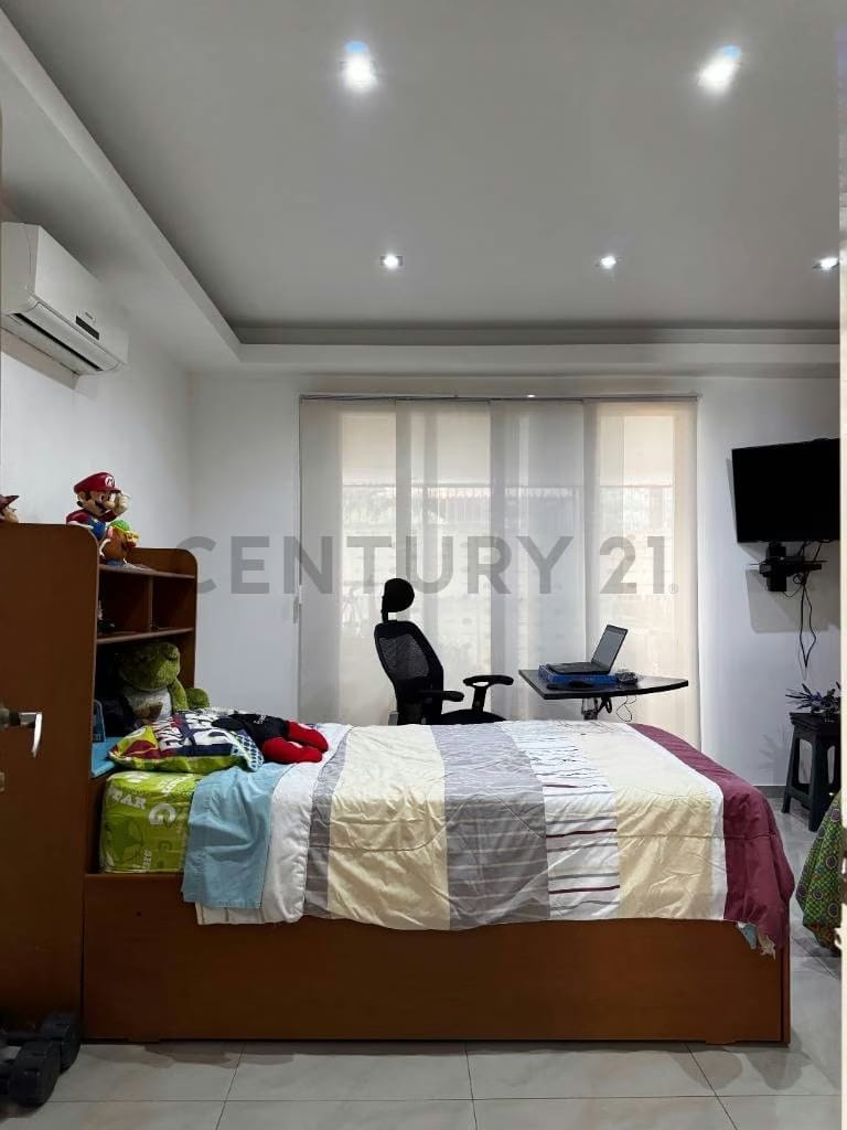 Venta de casa remodelada en Prados del Este - 11