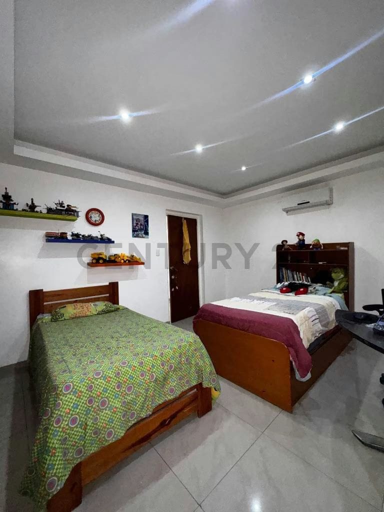 Venta de casa remodelada en Prados del Este - 17