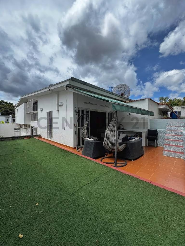 Venta de casa remodelada en Prados del Este - 19
