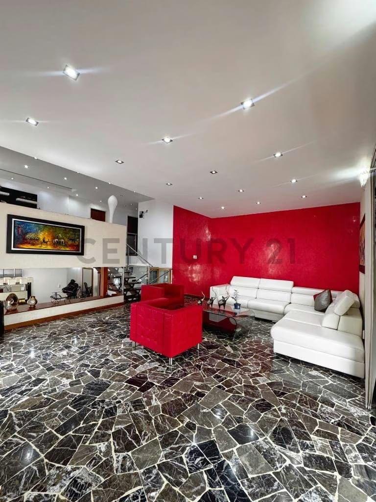 Venta de casa remodelada en Prados del Este - 6