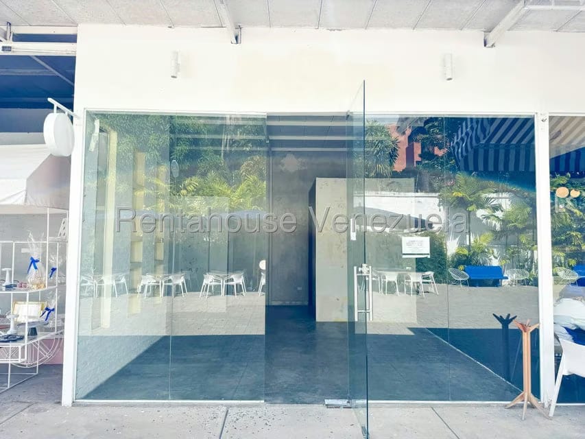 Comercial (Local Comercial) en Alquiler en La Castellana, Distrito Metropolitano - 2