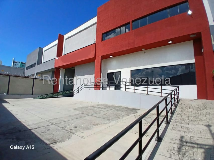 Comercial (Galpon - Deposito) en Venta en Zona Industrial 1, Lara - 2