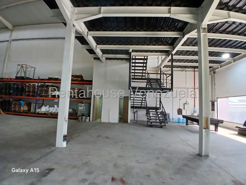 Comercial (Galpon - Deposito) en Venta en Zona Industrial 1, Lara - 21
