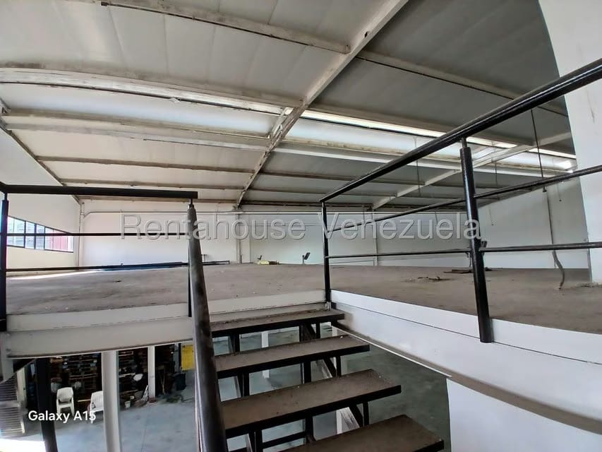 Comercial (Galpon - Deposito) en Venta en Zona Industrial 1, Lara - 24