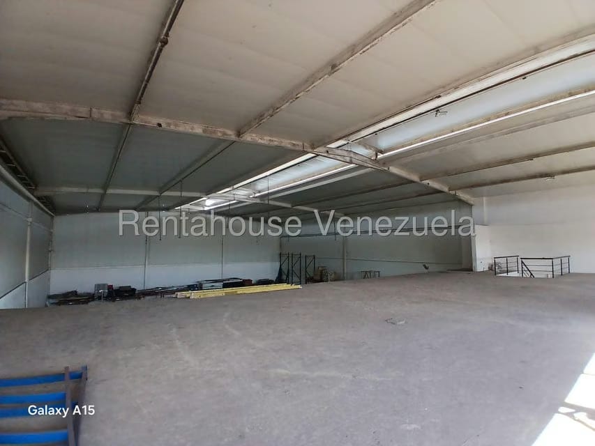 Comercial (Galpon - Deposito) en Venta en Zona Industrial 1, Lara - 26