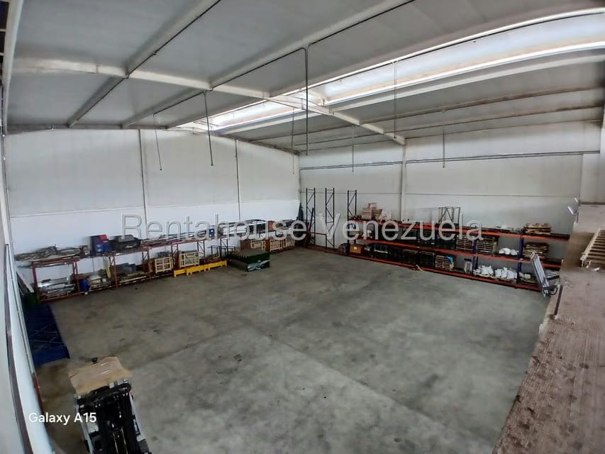 Comercial (Galpon - Deposito) en Venta en Zona Industrial 1, Lara - 30