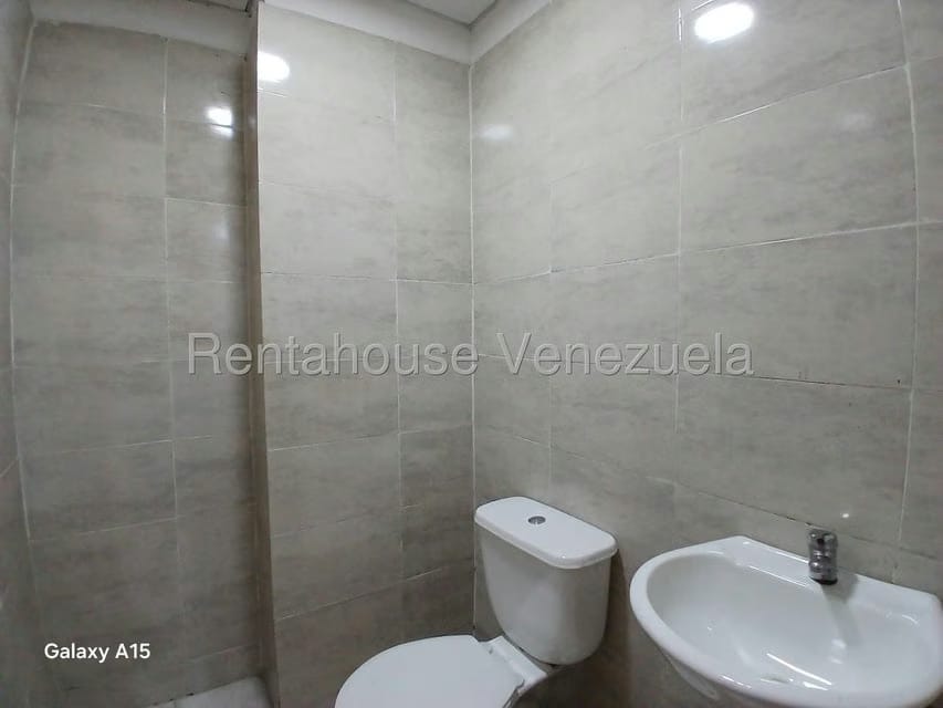 Comercial (Galpon - Deposito) en Venta en Zona Industrial 1, Lara - 34