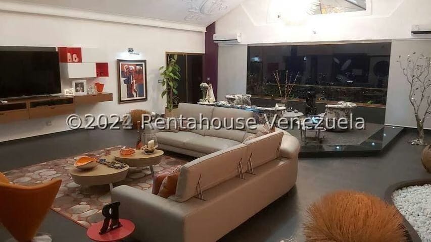 Apartamento (Penthouse) en Venta en Los Naranjos del Cafetal, Distrito Metropolitano - 2