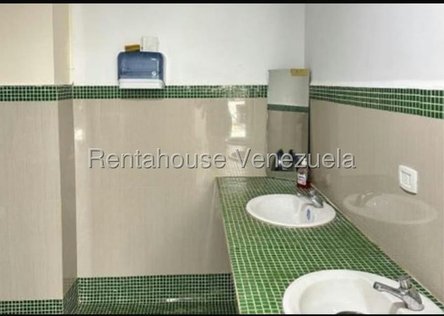 Comercial (Local Comercial) en Venta en Ciudad Balneario Higuerote, Miranda - 13