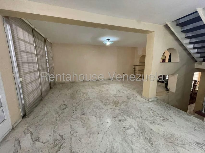 Casa (Multipes Niveles) en Venta en San Bernardino, Distrito Metropolitano - 2