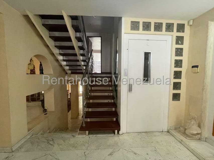 Casa (Multipes Niveles) en Venta en San Bernardino, Distrito Metropolitano - 3
