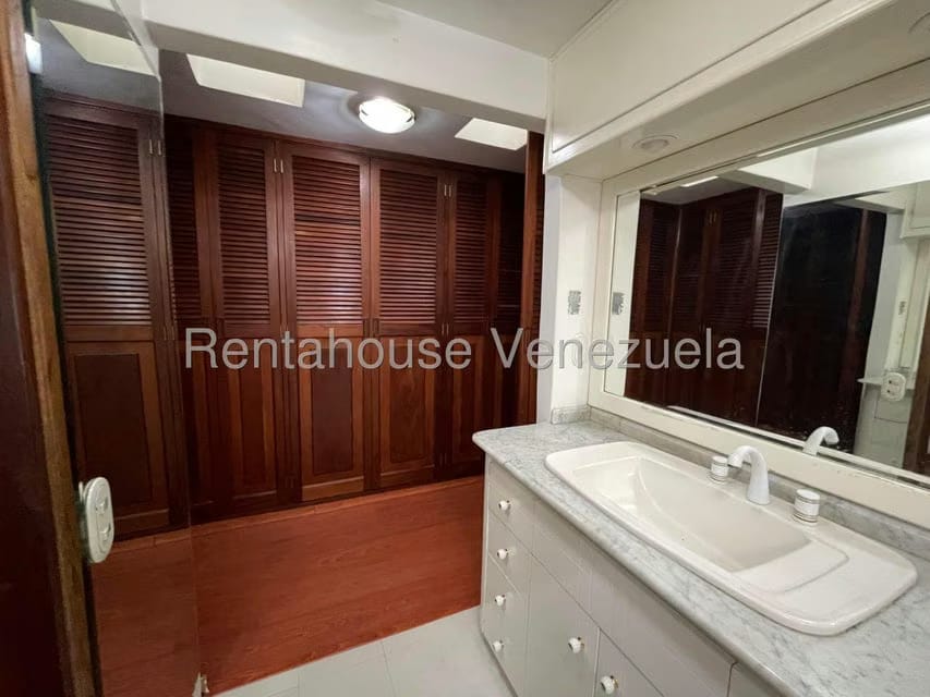 Casa (Multipes Niveles) en Venta en San Bernardino, Distrito Metropolitano - 23