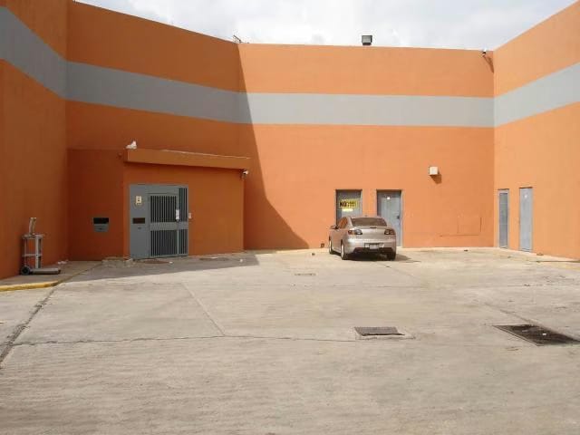 Comercial (Local Comercial) en Venta en Buenaventura, Miranda - 12