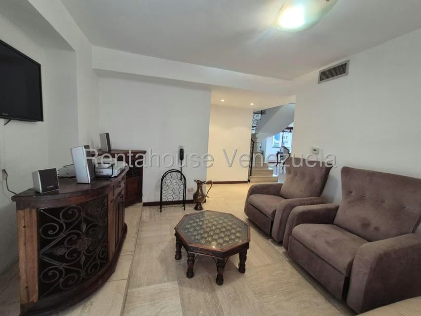 Apartamento (Duplex) en Alquiler en El Rosal, Distrito Metropolitano - 12