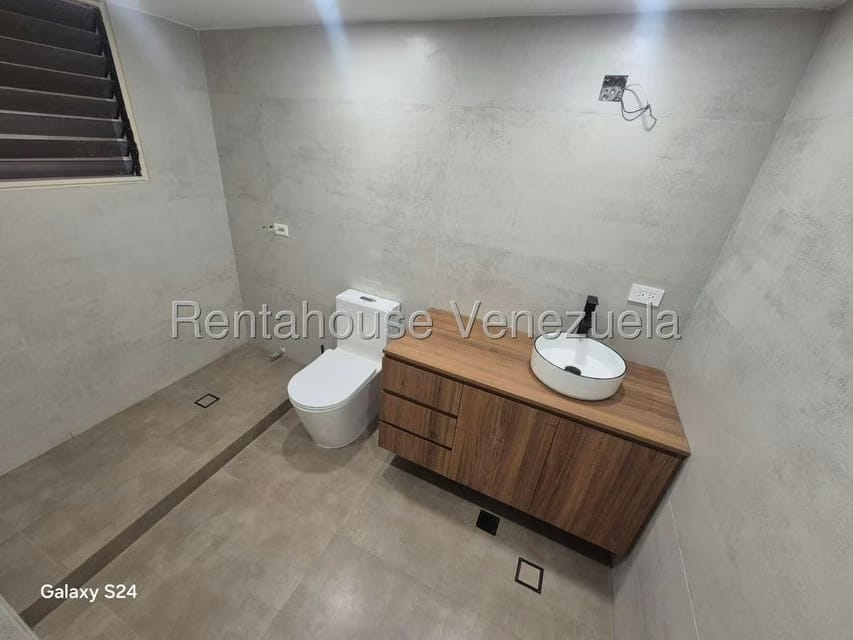 Apartamento (Duplex) en Alquiler en El Rosal, Distrito Metropolitano - 13