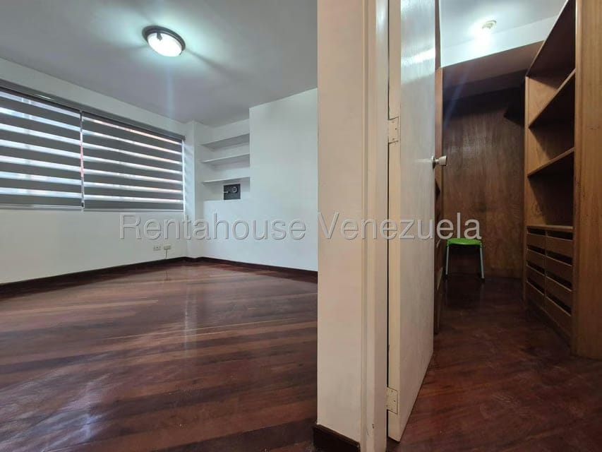 Apartamento (Duplex) en Alquiler en El Rosal, Distrito Metropolitano - 20