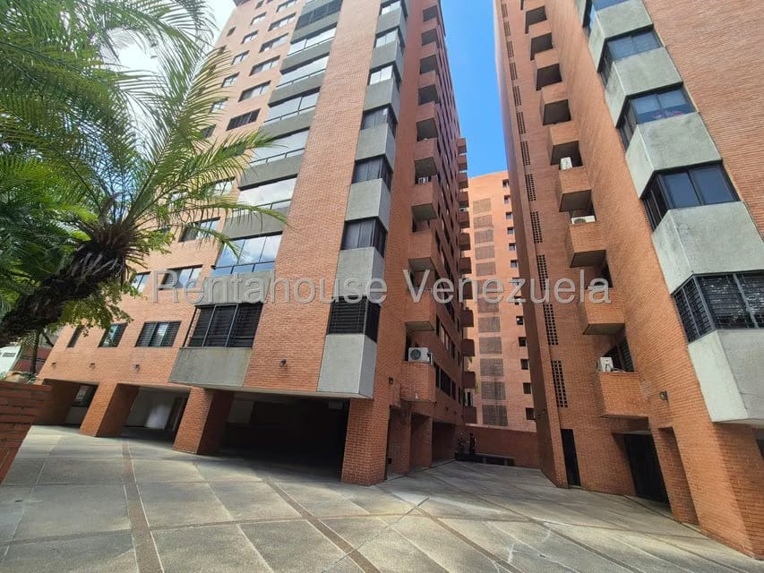 Apartamento (Duplex) en Alquiler en El Rosal, Distrito Metropolitano - 3