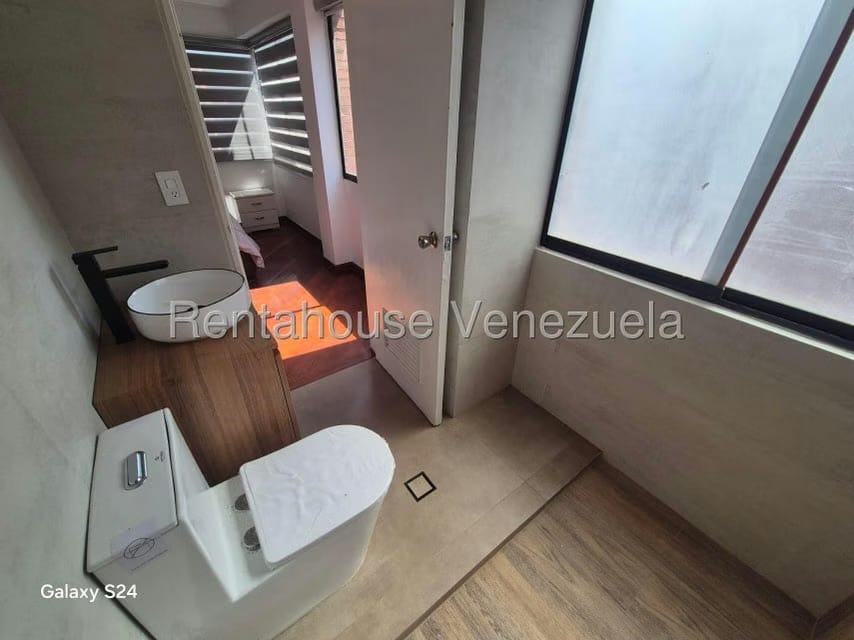 Apartamento (Duplex) en Alquiler en El Rosal, Distrito Metropolitano - 22