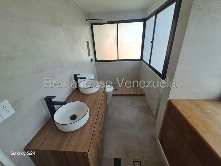 Apartamento (Duplex) en Alquiler en El Rosal, Distrito Metropolitano - 31