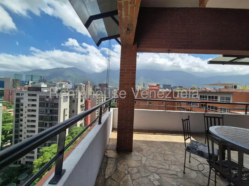 Apartamento (Duplex) en Alquiler en El Rosal, Distrito Metropolitano - 38