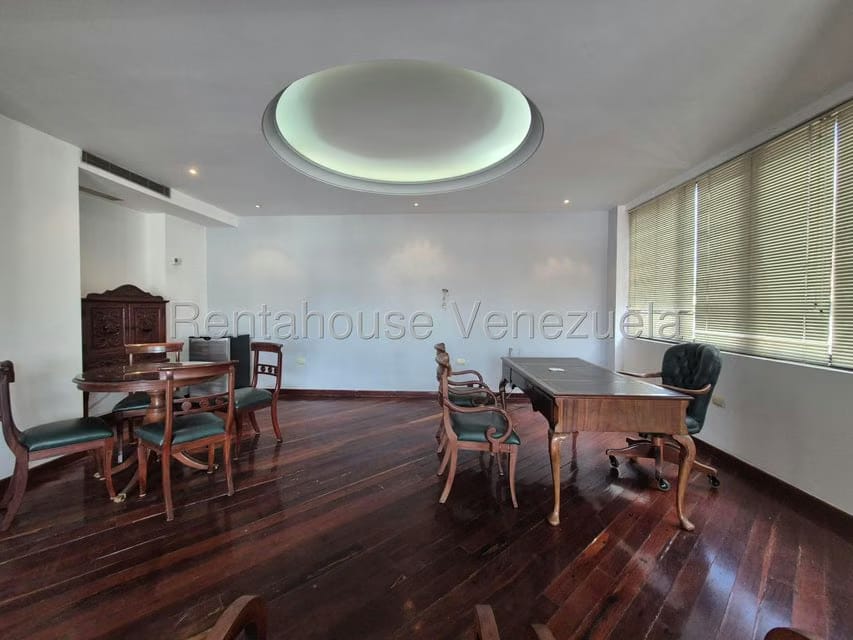 Apartamento (Duplex) en Alquiler en El Rosal, Distrito Metropolitano - 41