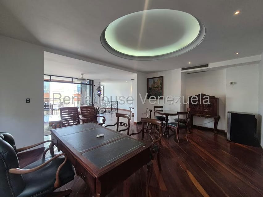 Apartamento (Duplex) en Alquiler en El Rosal, Distrito Metropolitano - 42