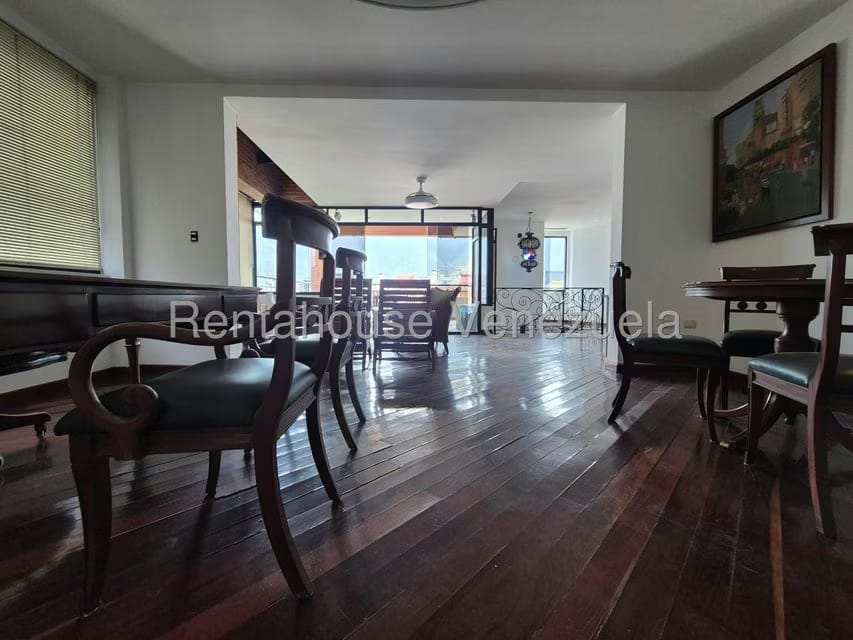Apartamento (Duplex) en Alquiler en El Rosal, Distrito Metropolitano - 43