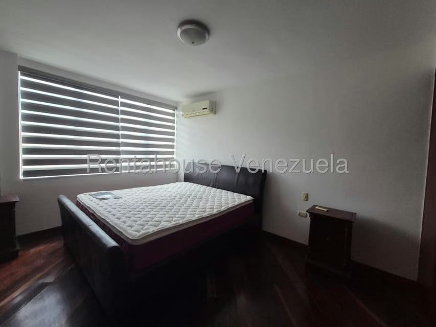 Apartamento (Duplex) en Alquiler en El Rosal, Distrito Metropolitano - 45