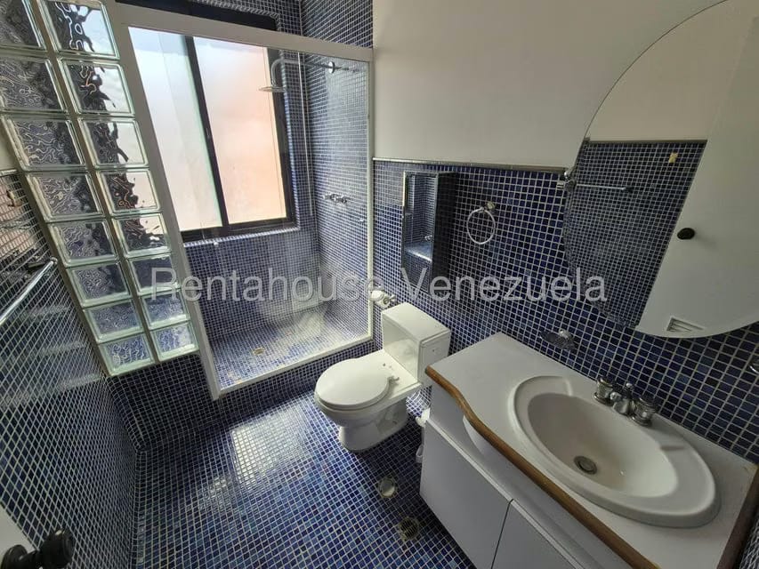 Apartamento (Duplex) en Alquiler en El Rosal, Distrito Metropolitano - 47