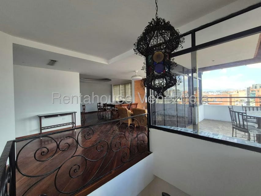Apartamento (Duplex) en Alquiler en El Rosal, Distrito Metropolitano - 50