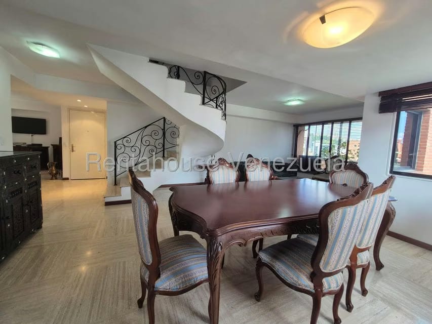 Apartamento (Duplex) en Alquiler en El Rosal, Distrito Metropolitano - 6