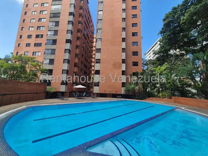 Apartamento (Duplex) en Alquiler en El Rosal, Distrito Metropolitano - 51