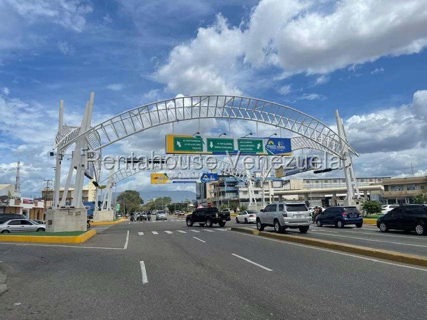 Terreno (Comercial) en Venta en Sector Bobare, Falcon - 2