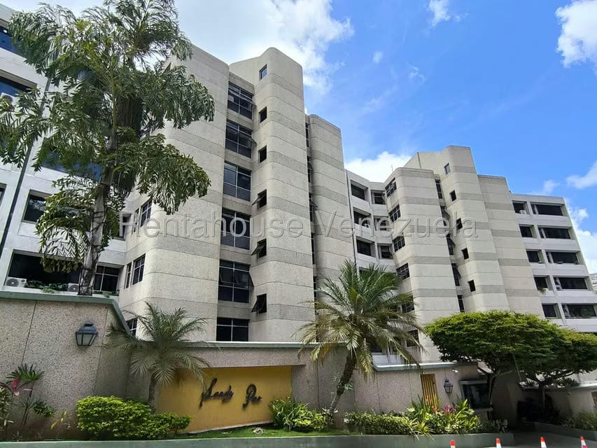 Apartamento (Duplex) en Venta en Lomas de La Lagunita, Distrito Metropolitano