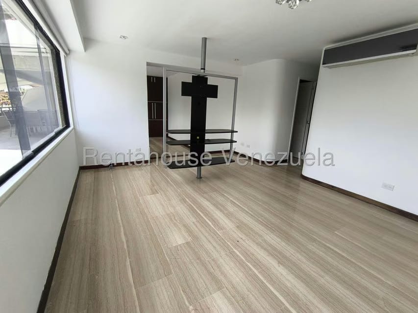 Apartamento (Duplex) en Venta en Lomas de La Lagunita, Distrito Metropolitano - 28