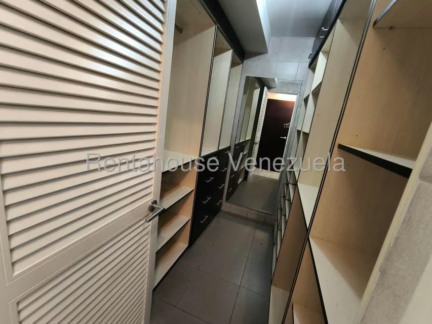 Apartamento (Duplex) en Venta en Lomas de La Lagunita, Distrito Metropolitano - 32