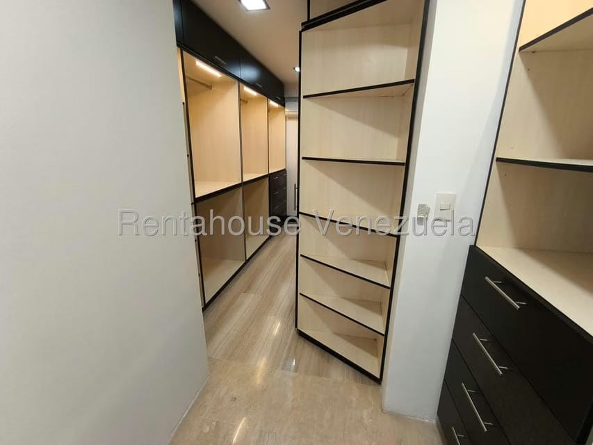 Apartamento (Duplex) en Venta en Lomas de La Lagunita, Distrito Metropolitano - 33