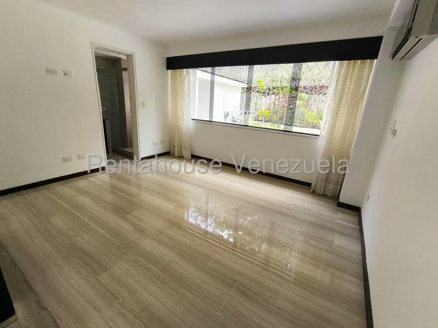 Apartamento (Duplex) en Venta en Lomas de La Lagunita, Distrito Metropolitano - 42