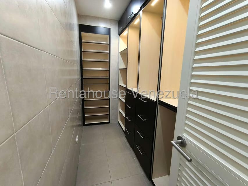 Apartamento (Duplex) en Venta en Lomas de La Lagunita, Distrito Metropolitano - 45