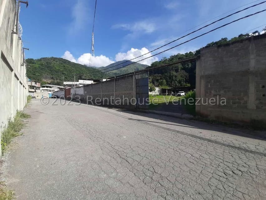 Terreno (Industrial) en Venta en Hacienda Caucaguita, Miranda