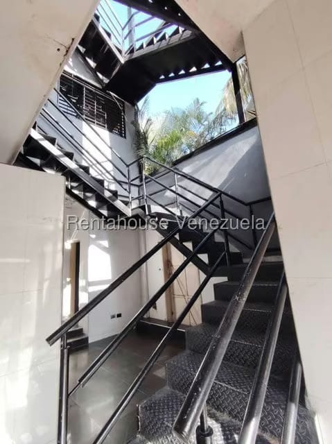 Comercial (Oficina) en Venta en Centro, Lara - 18