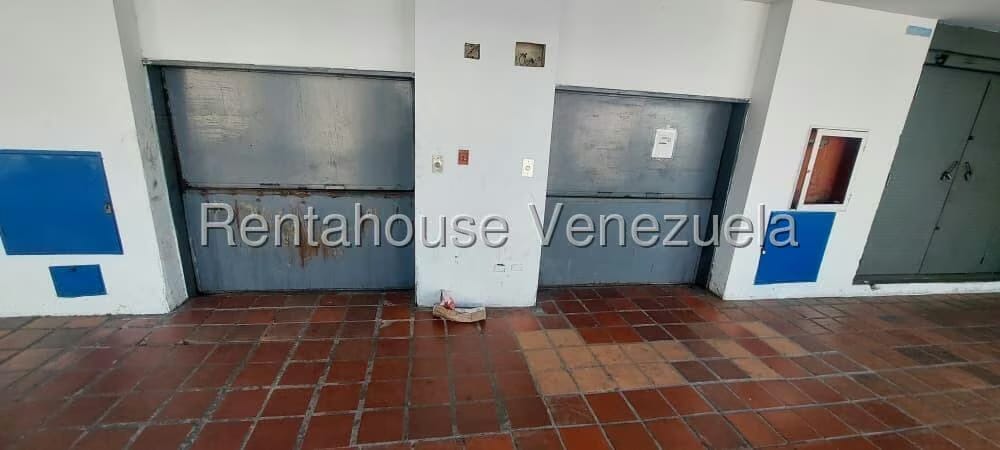 Comercial (Local Comercial) en Alquiler en Quinta Crespo, Distrito Metropolitano - 17