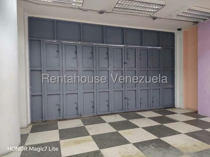 Comercial (Local Comercial) en Alquiler en Parroquia La Candelaria, Distrito Metropolitano - 16